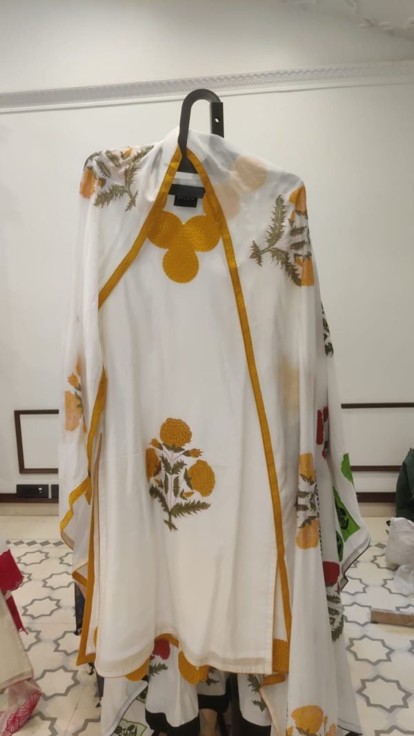Muslin Applique Block - 178