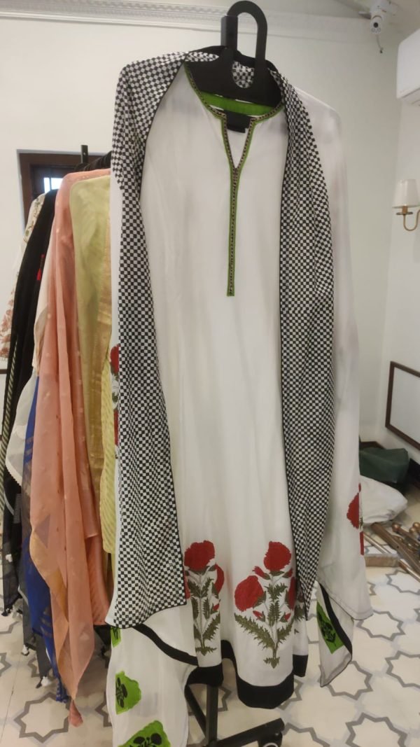 Muslin Applique Block Kalidar - 184