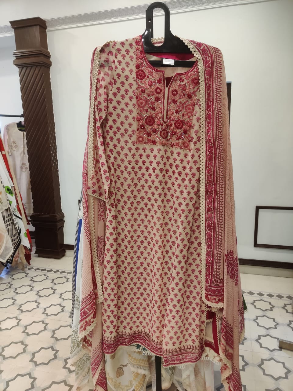 Georgette Neck Lucknowi Work & Block Print Dup - 42