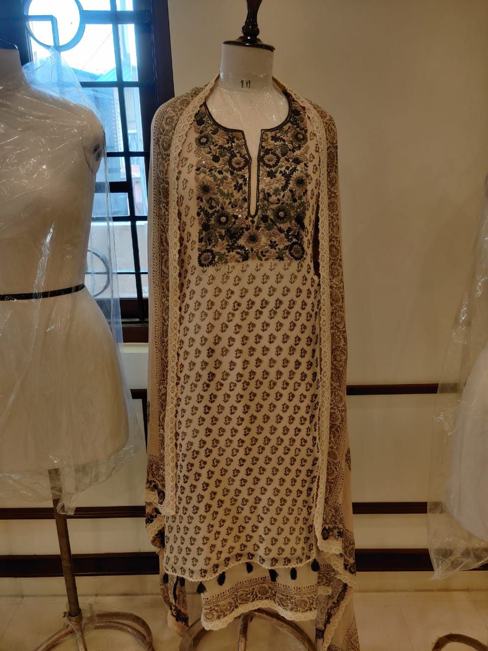 Georgette Neck Lucknowi Work & Block Print Dup - 46