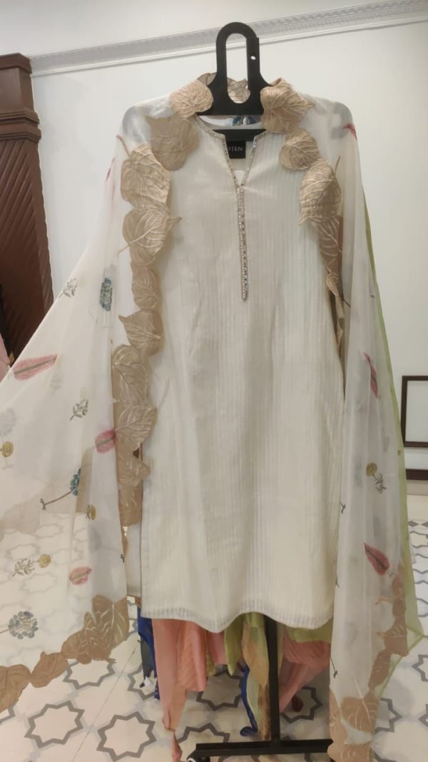 Mal Chanderi Pepal Lea Flower - 51